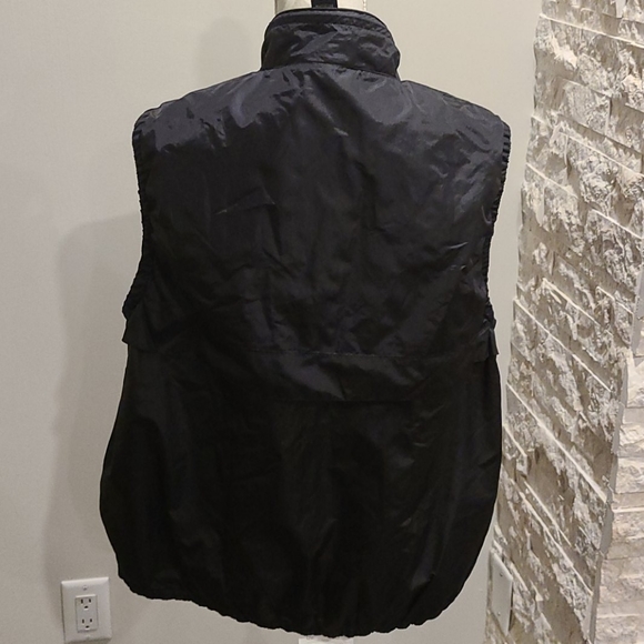 Club Monaco blk nylon/,polyester outdoor vest - Picture 6 of 9